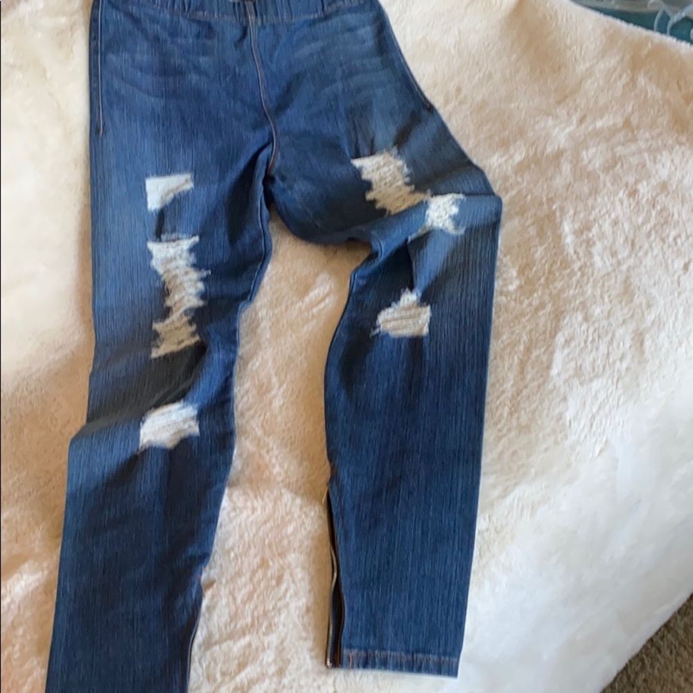 Joes “The Jean Legging” Demin. Distressed.